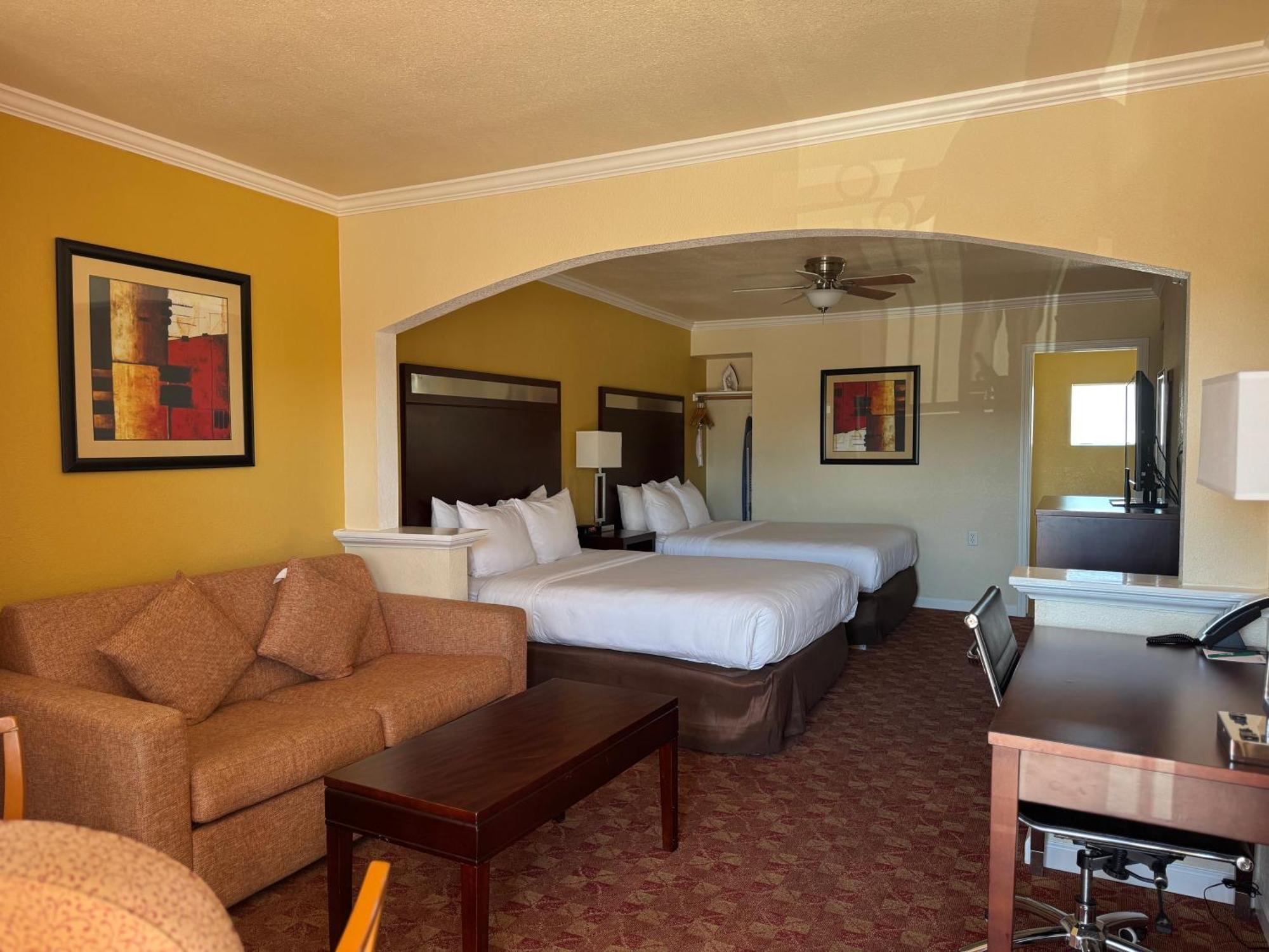 Quality Inn 2*