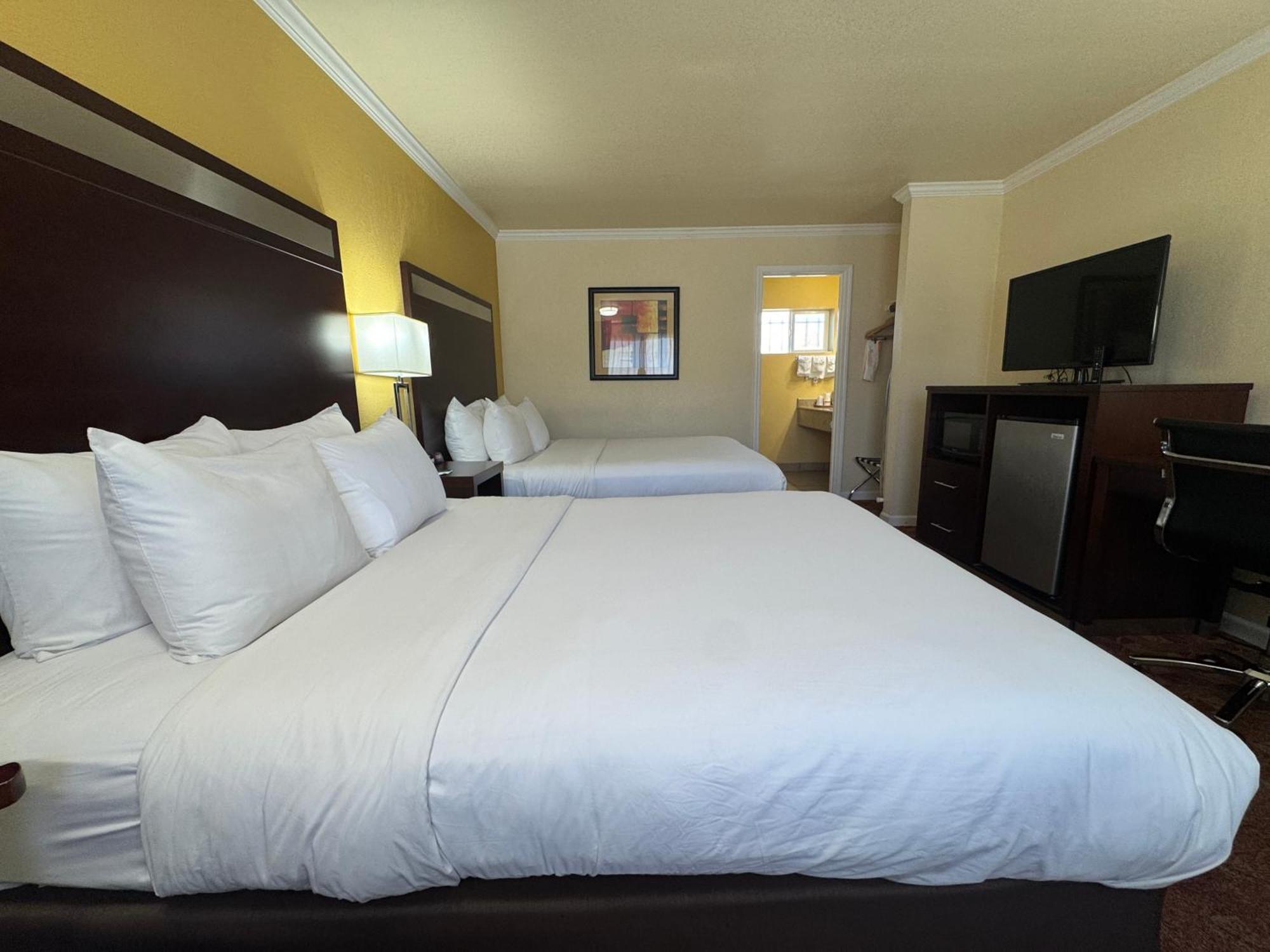 Quality Inn 2*