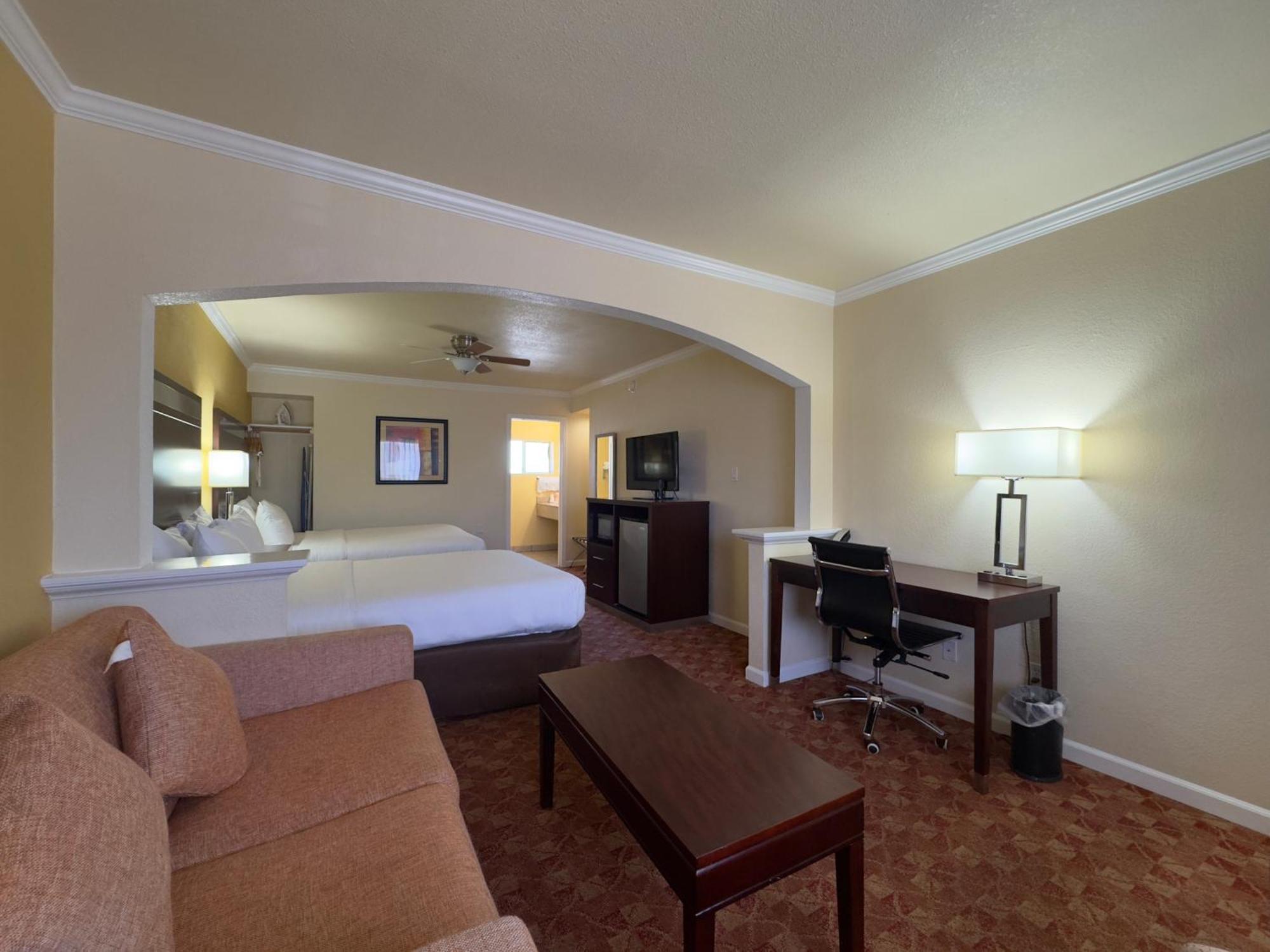 Quality Inn 2*