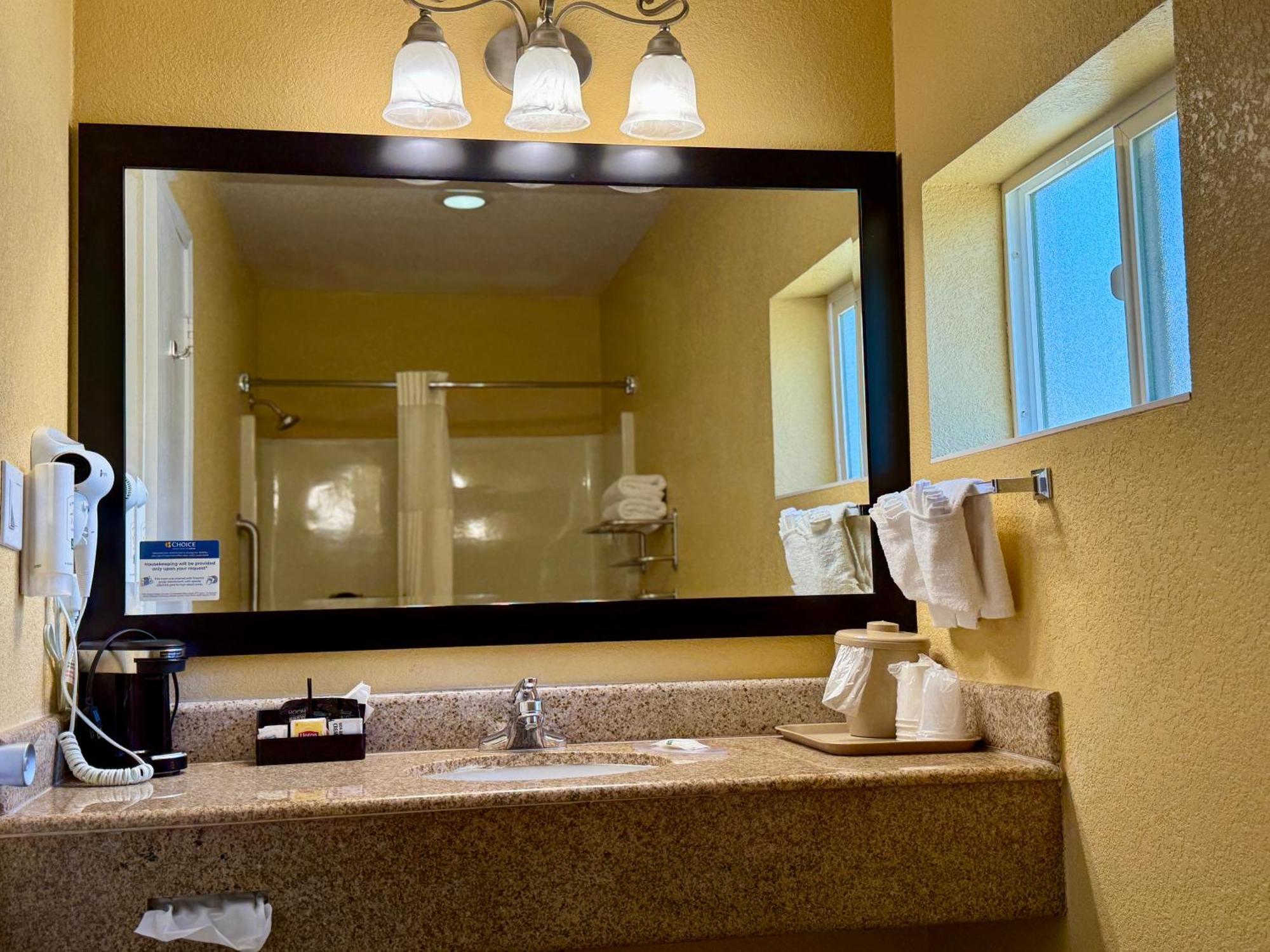 Quality Inn 2*