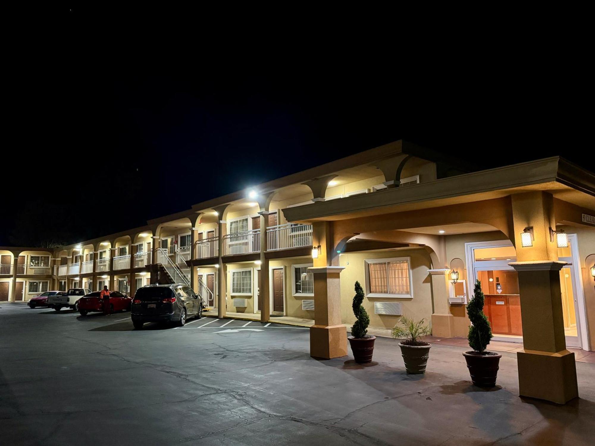 Quality Inn 2*